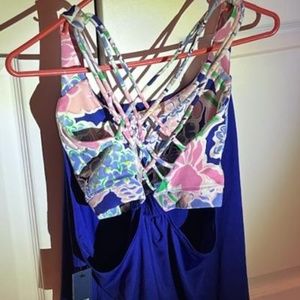 Spring has Spring Early  crown & ivy Blu Floral Athletic  Leisure Sport Top